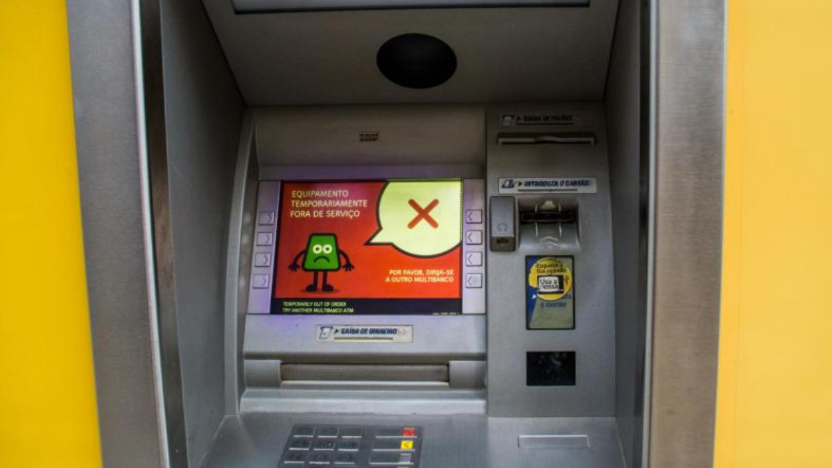 Caixa Multibanco assaltada