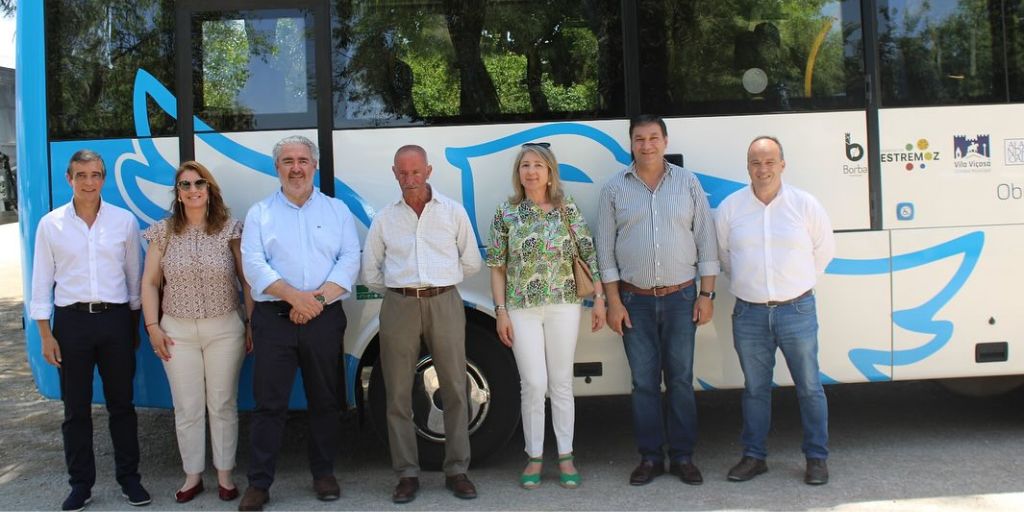 Sete municípios uniram-se e doaram um autocarro à CERCI de Estremoz