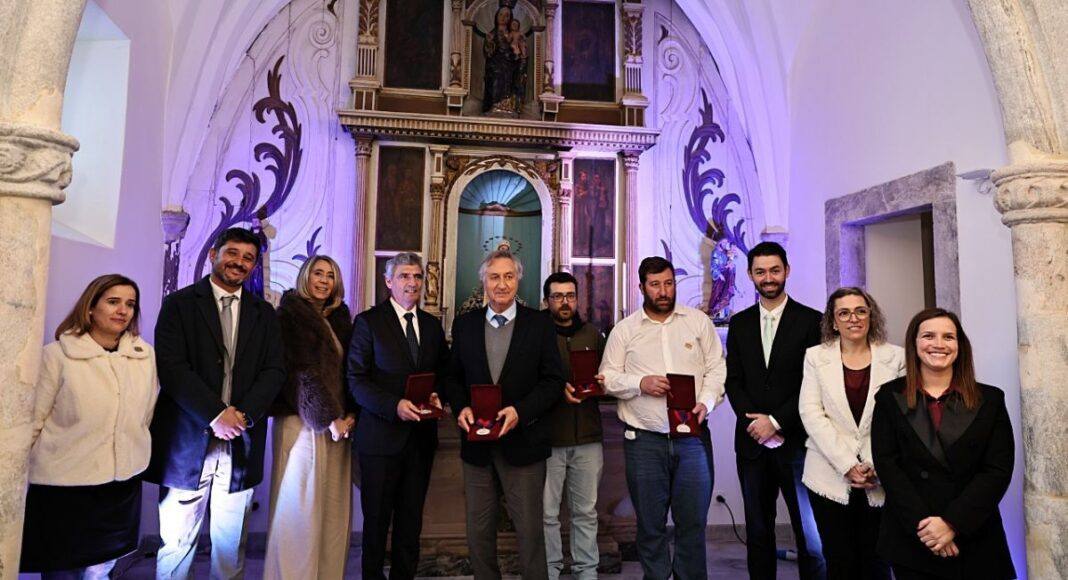 Feriado municipal de Viana do Alentejo: Autarca alerta para “a distracção cívica” e apela à defesa da democracia