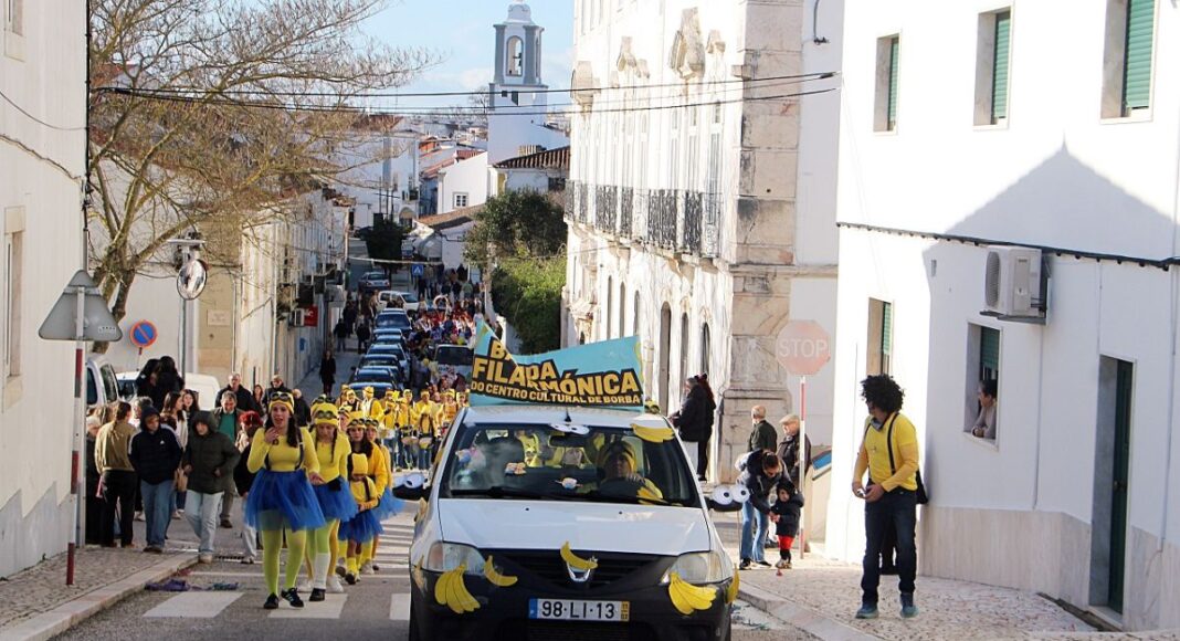 Carnaval em Borba: Centenas de foliões enchem a cidade de cor