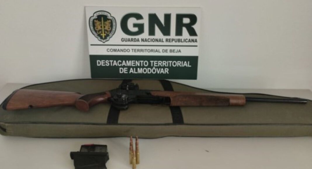 Almodôvar: GNR detém homem de 70 anos por caçar com número de munições superior ao permitido