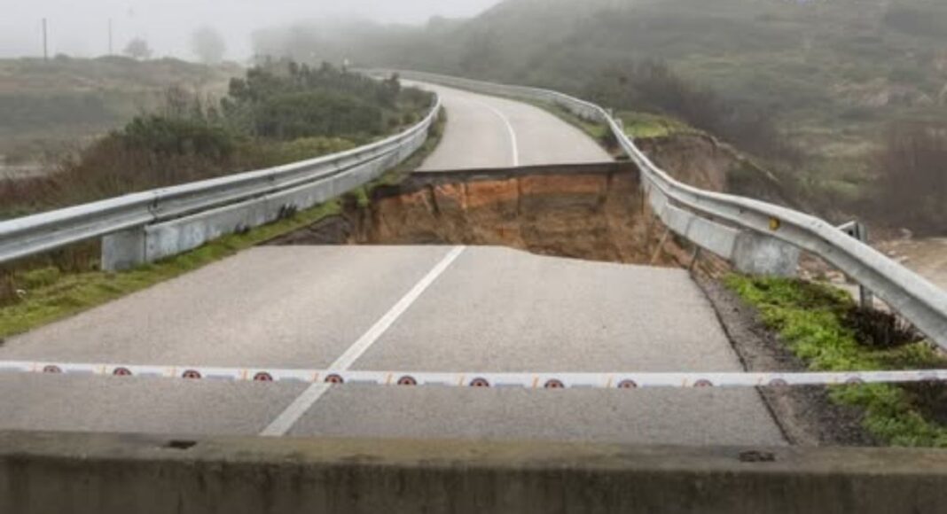 Sines: Estrada entre São Torpes e Porto Covo encerrada devido a colapso da via