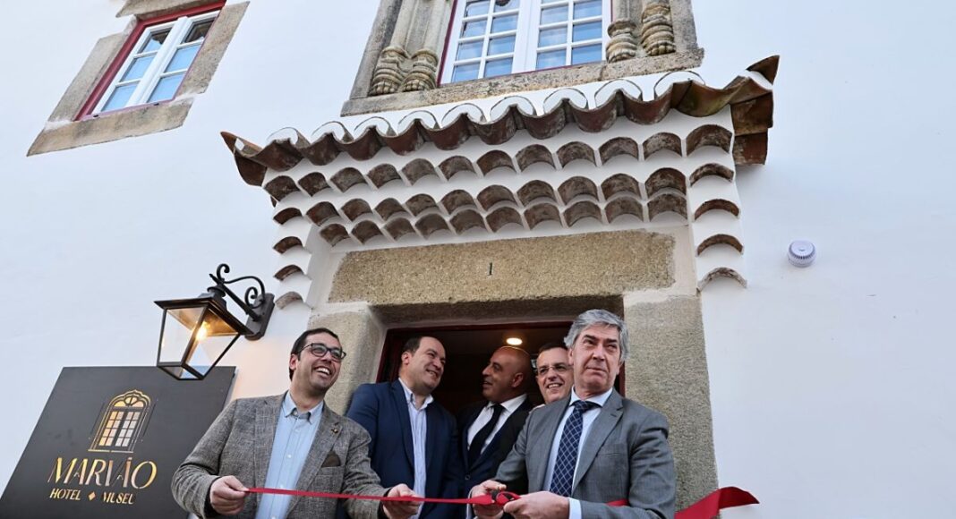 Antigo edifício da Janela Manuelina transformado em hotel museu em Marvão