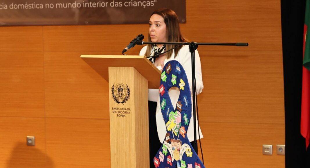 CPCJ de Borba alerta para violência doméstica e silêncio das crianças