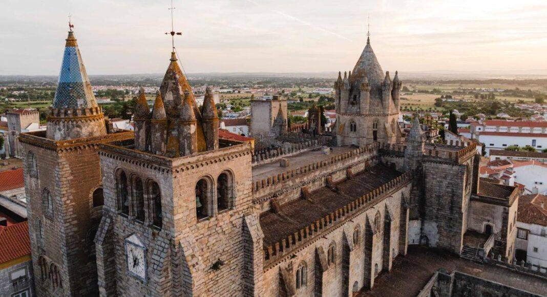 Projeto Évora Sacra inicia presença online e integra Feira do Livro de Évora