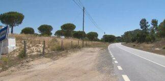 Duas crianças encontradas sozinhas junto à estrada entre Alcácer do Sal e Comporta