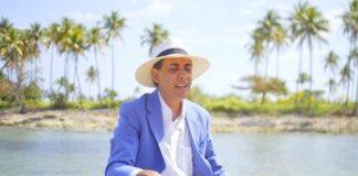 Mário Moita: O artista alentejano que levou o fado ao piano e agora cruzou Portugal com Cuba