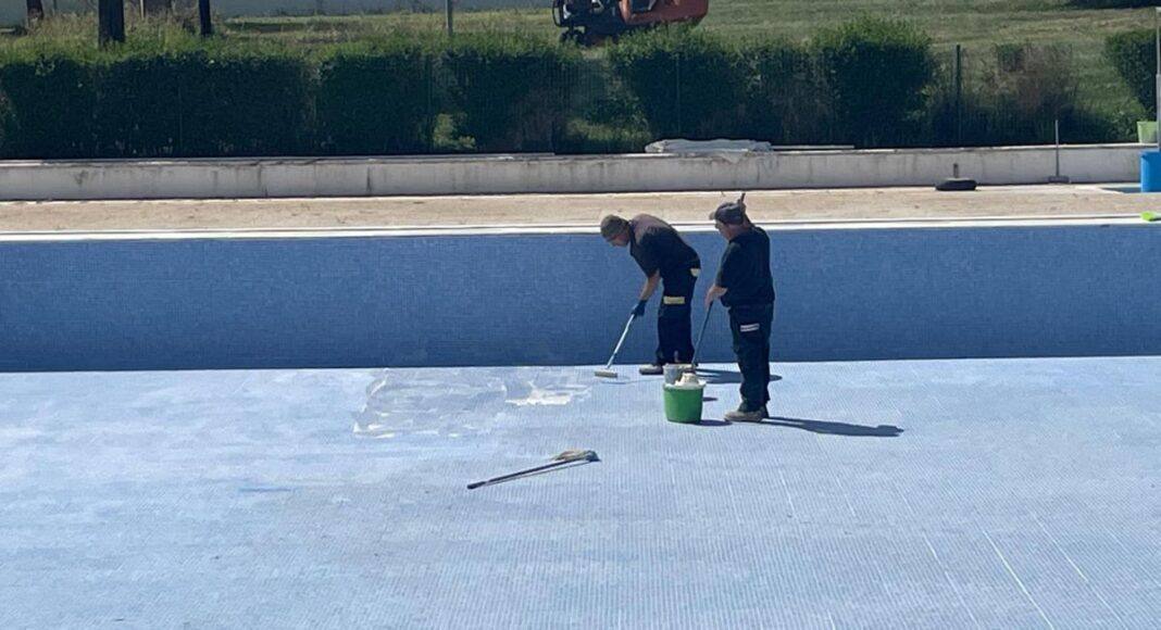 Câmara de Viana do Alentejo avança com obras de manutenção na piscina municipal