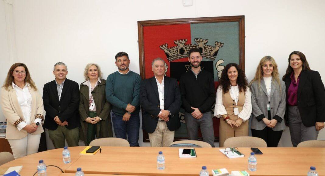 Viana do Alentejo: Autarca alerta para falta de médicos no concelho, durante visita da ULSAC ao Centro de Saúde