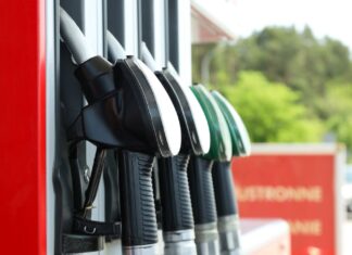 Preço do gasóleo deverá subir na próxima semana e gasolina pode ficar mais barata Combustiveis