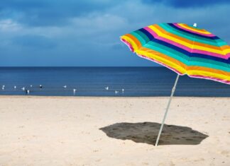 APA esclarece que banhistas podem colocar chapéus-de-sol em frente às concessões de praia