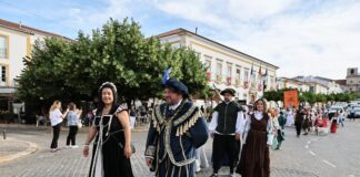 Vila Viçosa revive época renascentista com desfile histórico e recriações culturais